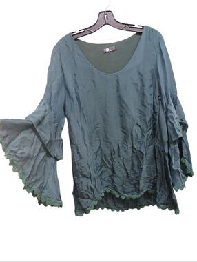 Private Label Silk Blend Teal Bell Sleeve Scoop Neck Top Size Medium